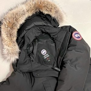 Canada Goose Trillium Parka - Like New - Women’s M